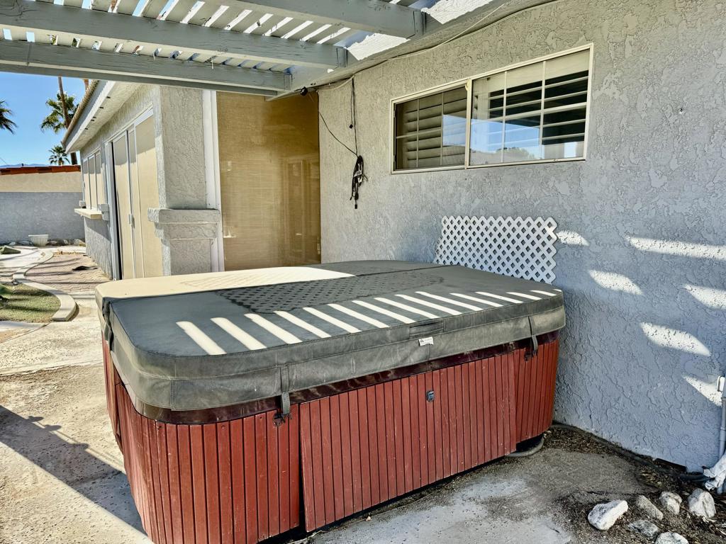 9390 Oakmount Boulevard