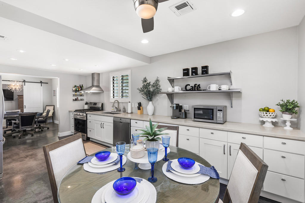 78987 Bayside Court