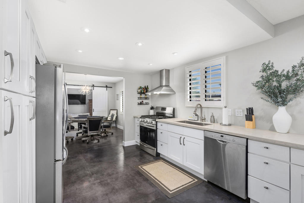 78987 Bayside Court