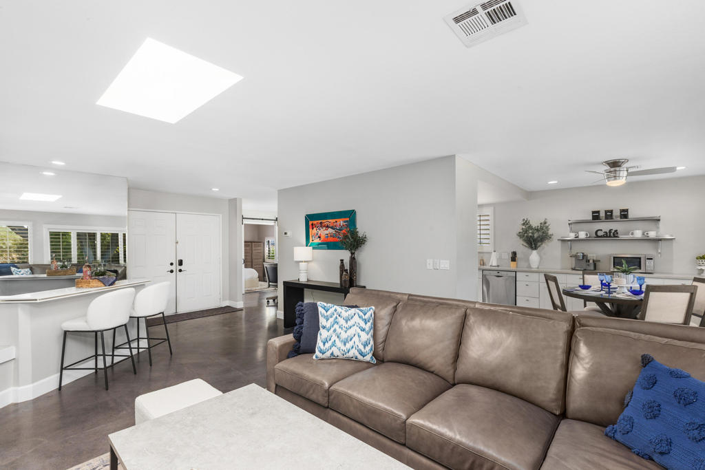 78987 Bayside Court