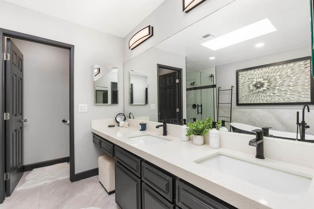 78987 Bayside Court