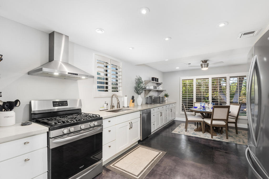 78987 Bayside Court