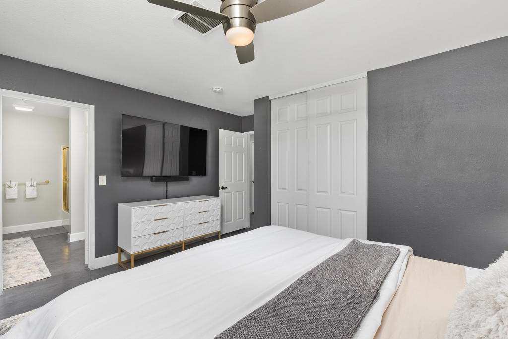 78987 Bayside Court
