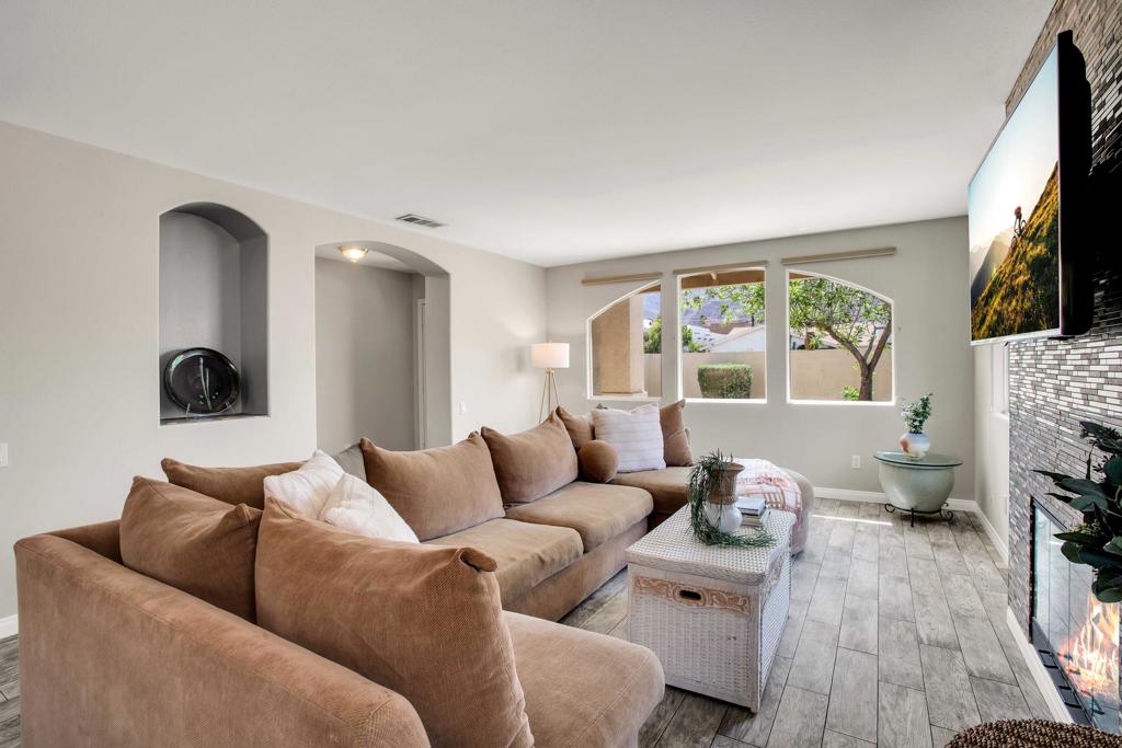 53720 Avenida Mendoza