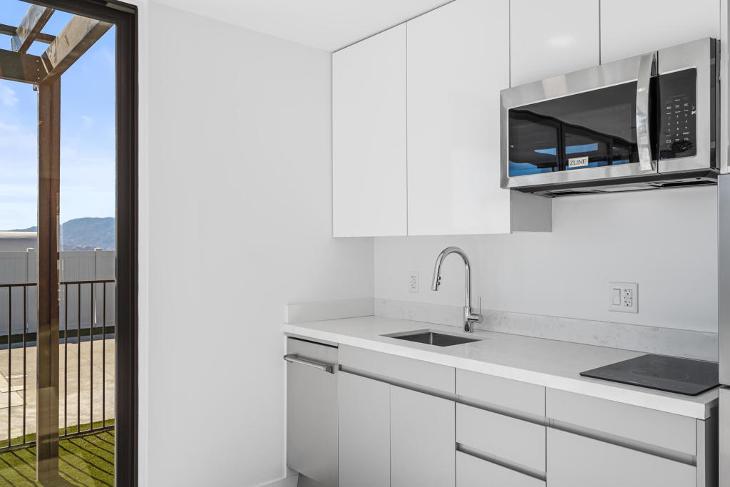 13833 Scenic Crest Circle