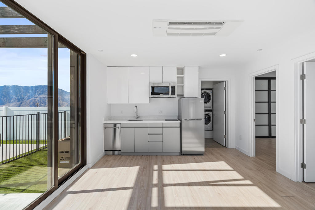 13833 Scenic Crest Circle