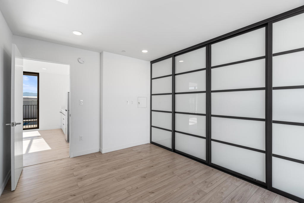 13833 Scenic Crest Circle