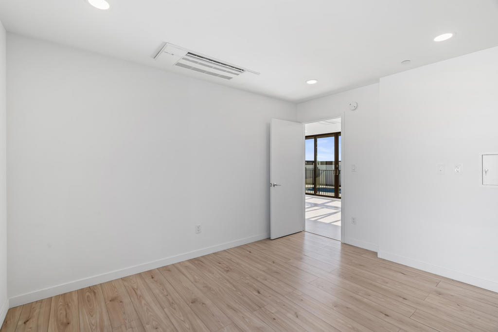 13833 Scenic Crest Circle