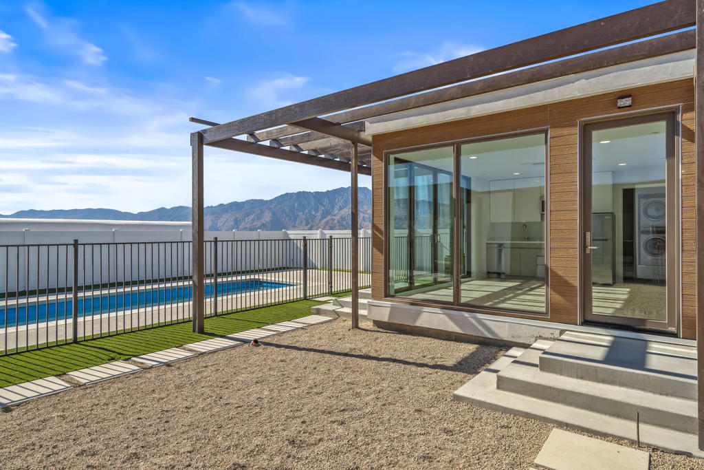 13833 Scenic Crest Circle