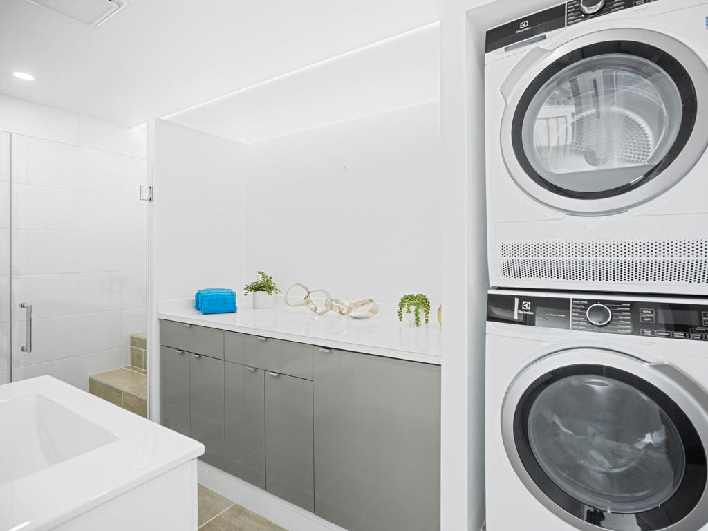 13833 Scenic Crest Circle