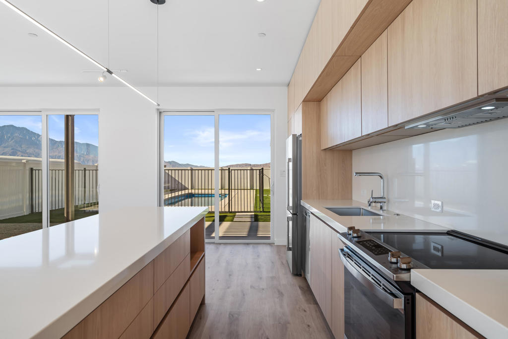 13833 Scenic Crest Circle