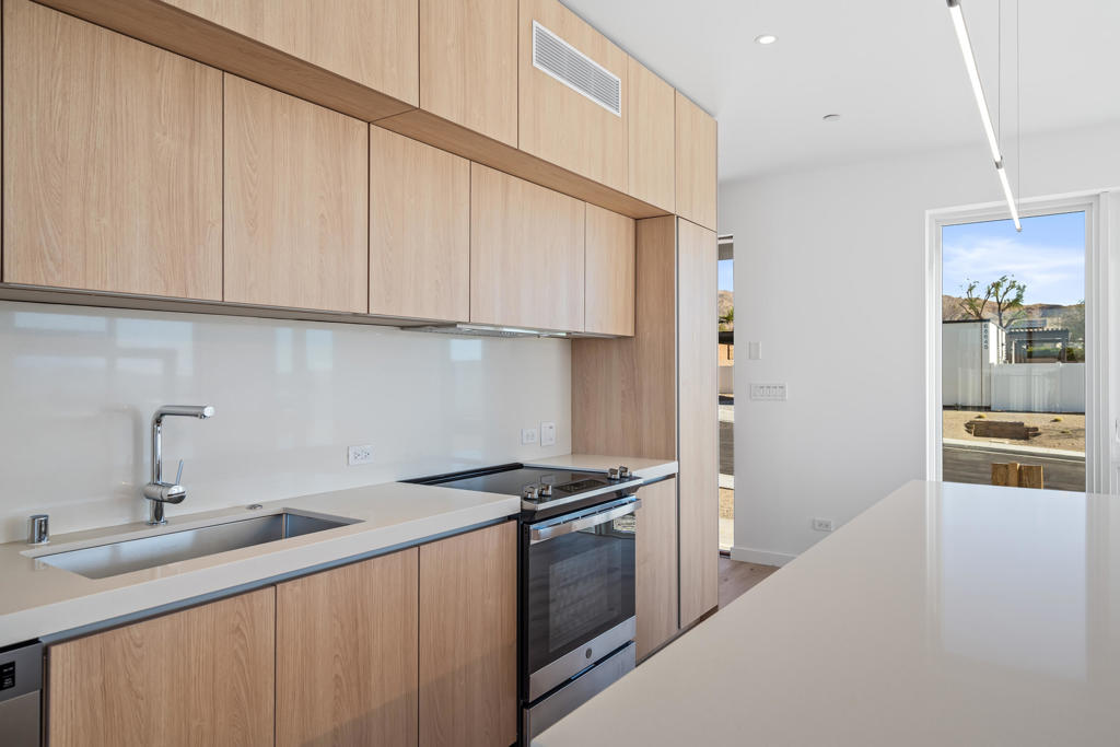 13833 Scenic Crest Circle