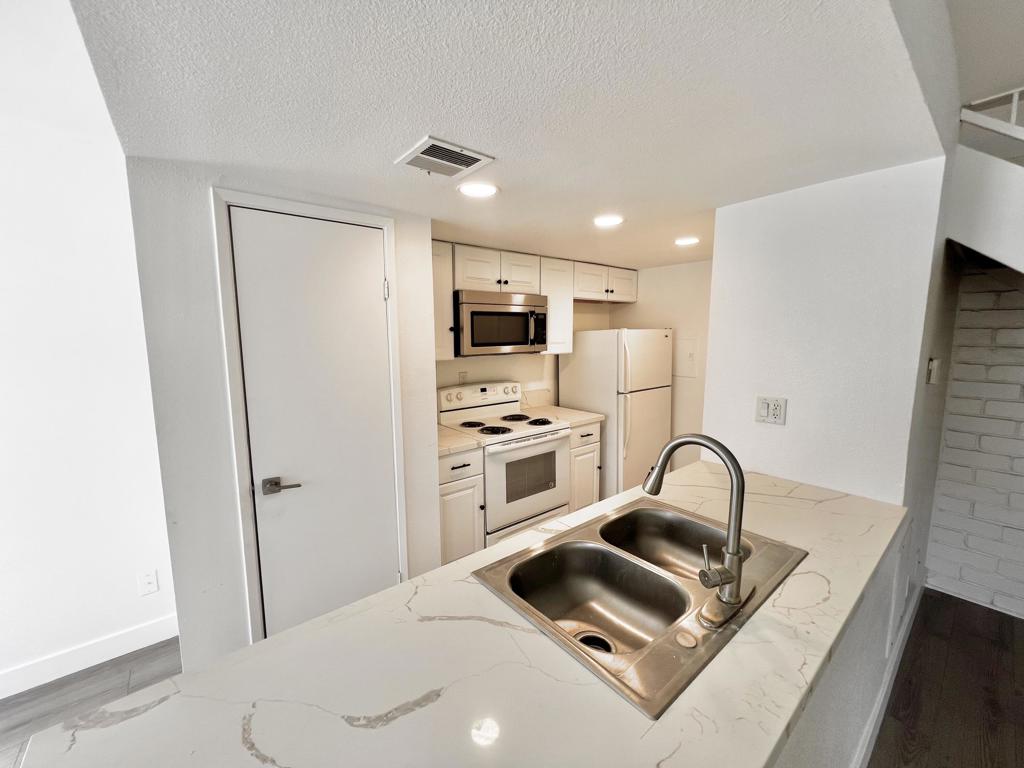 72534 Edgehill Drive 3