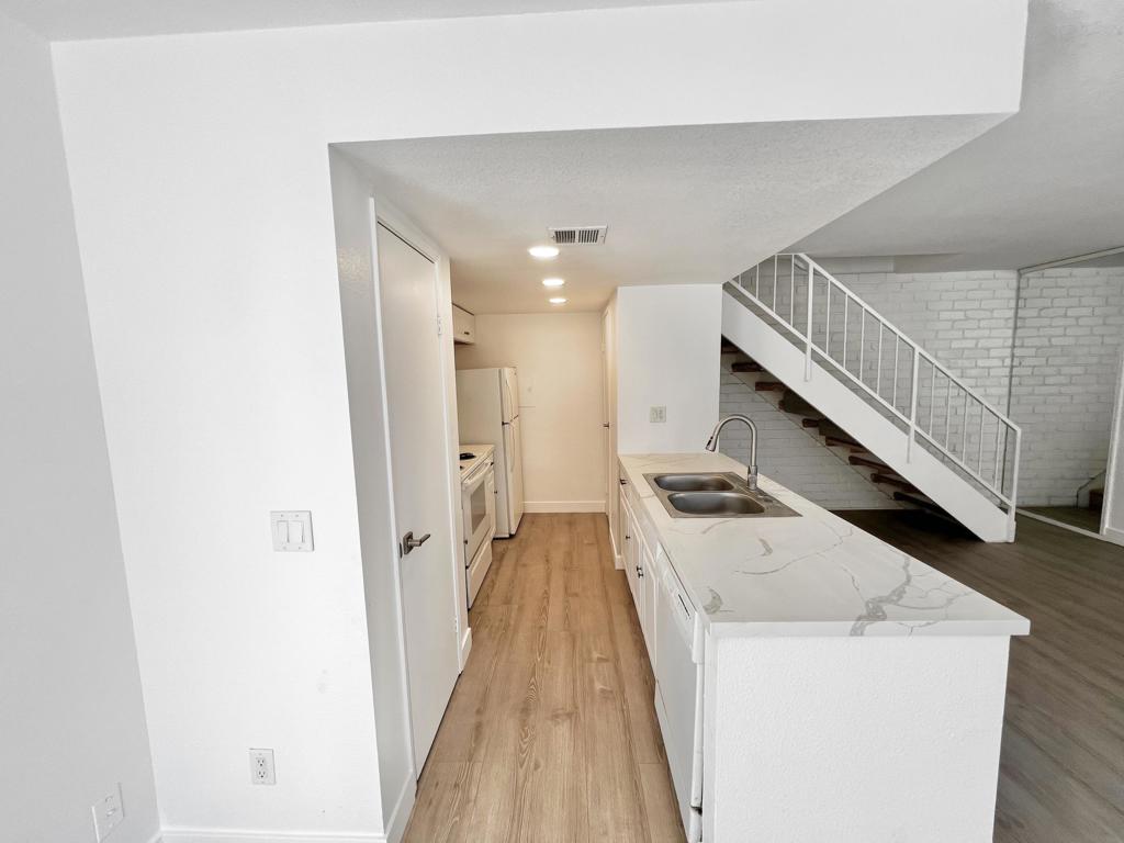 72534 Edgehill Drive 3