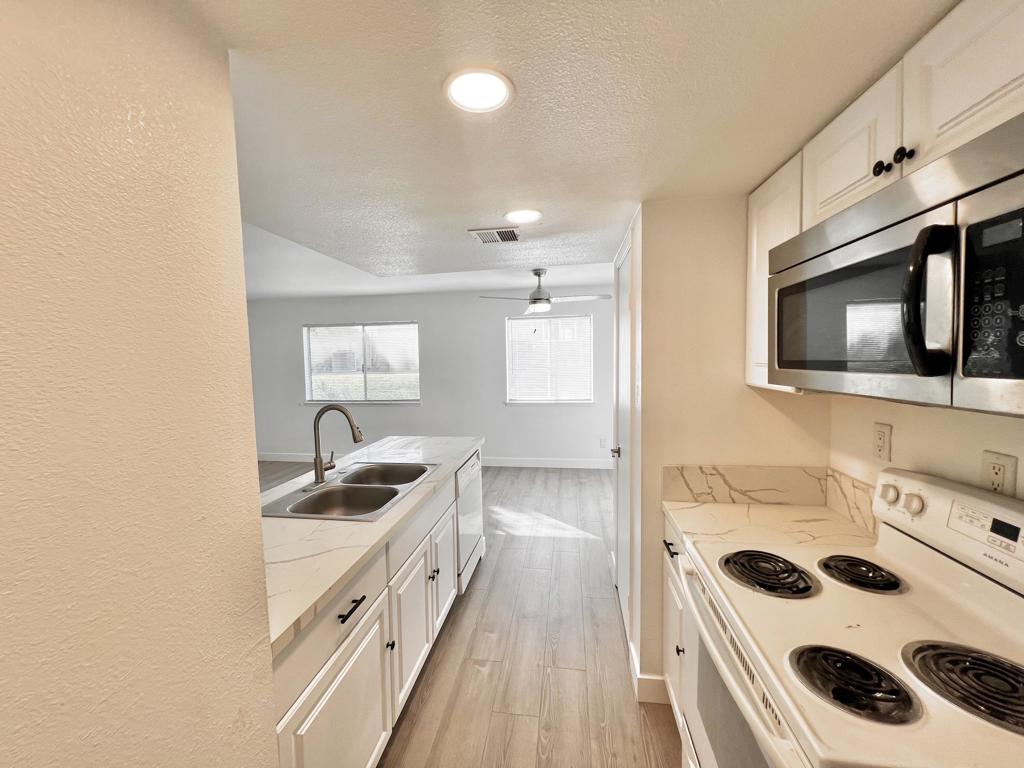 72534 Edgehill Drive 3