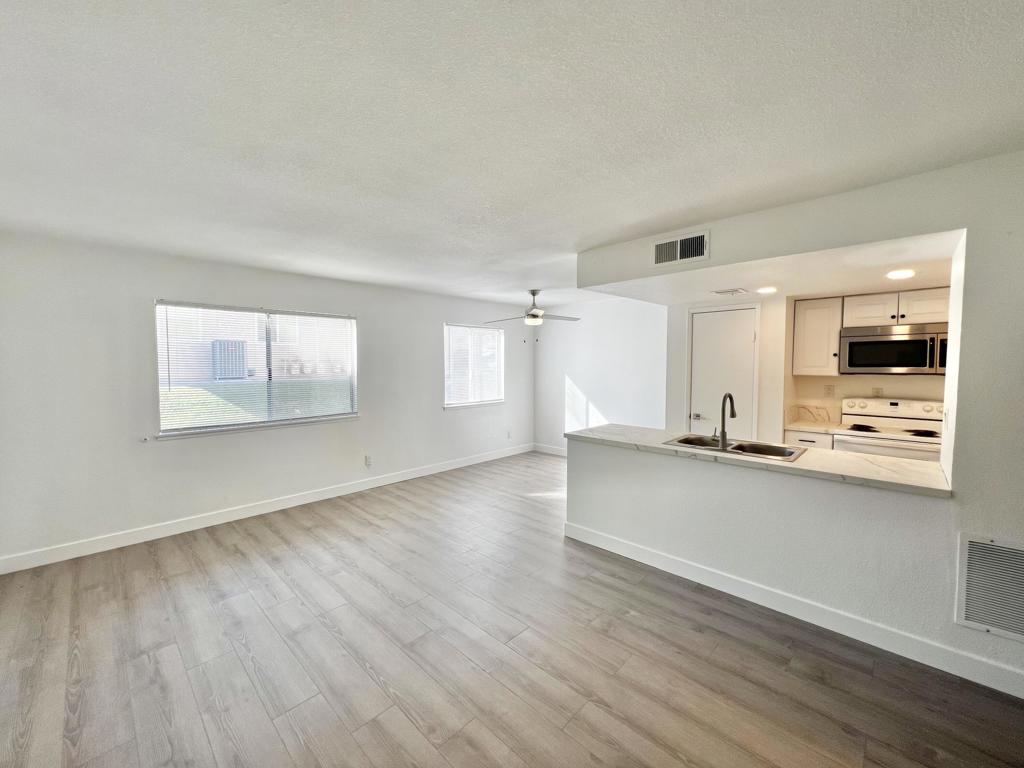 72534 Edgehill Drive 3