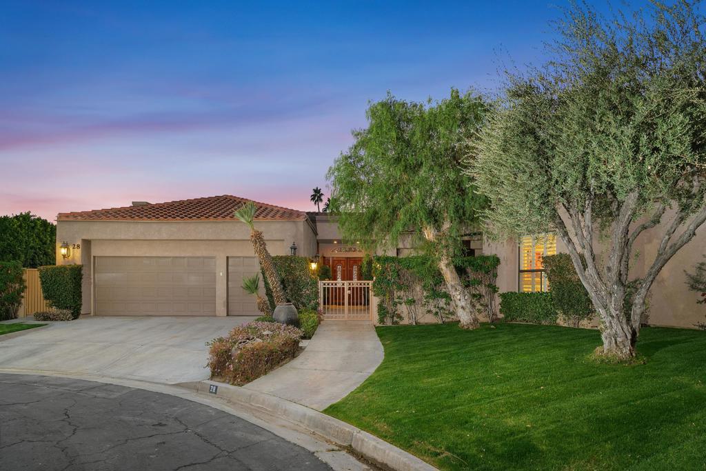 28 El Roble Court
