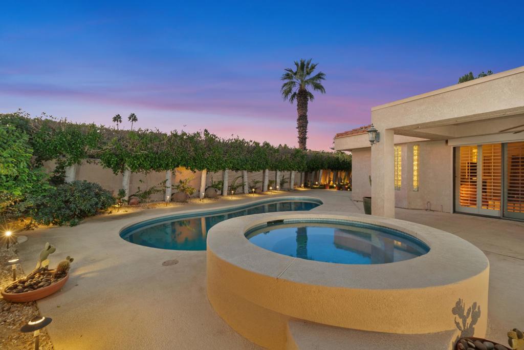 28 El Roble Court