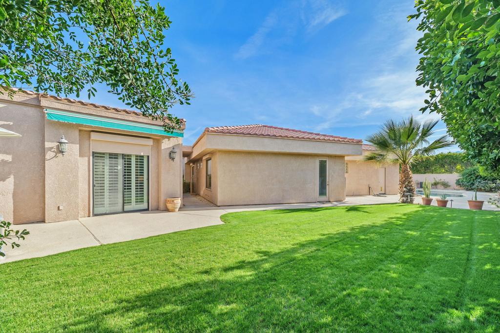28 El Roble Court