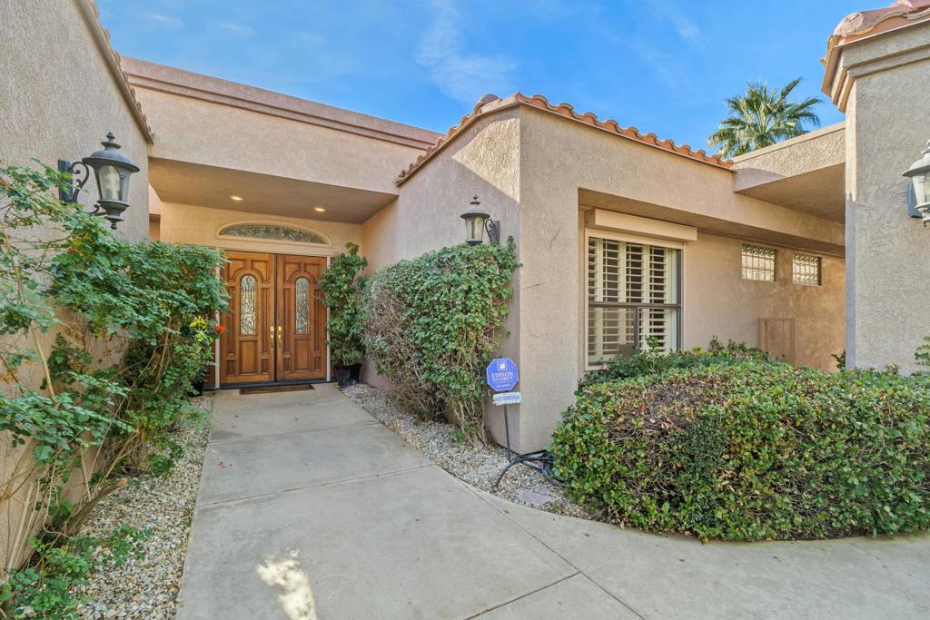 28 El Roble Court