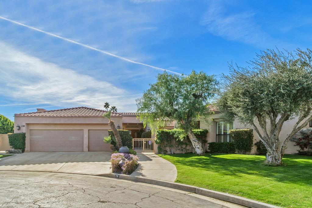 28 El Roble Court