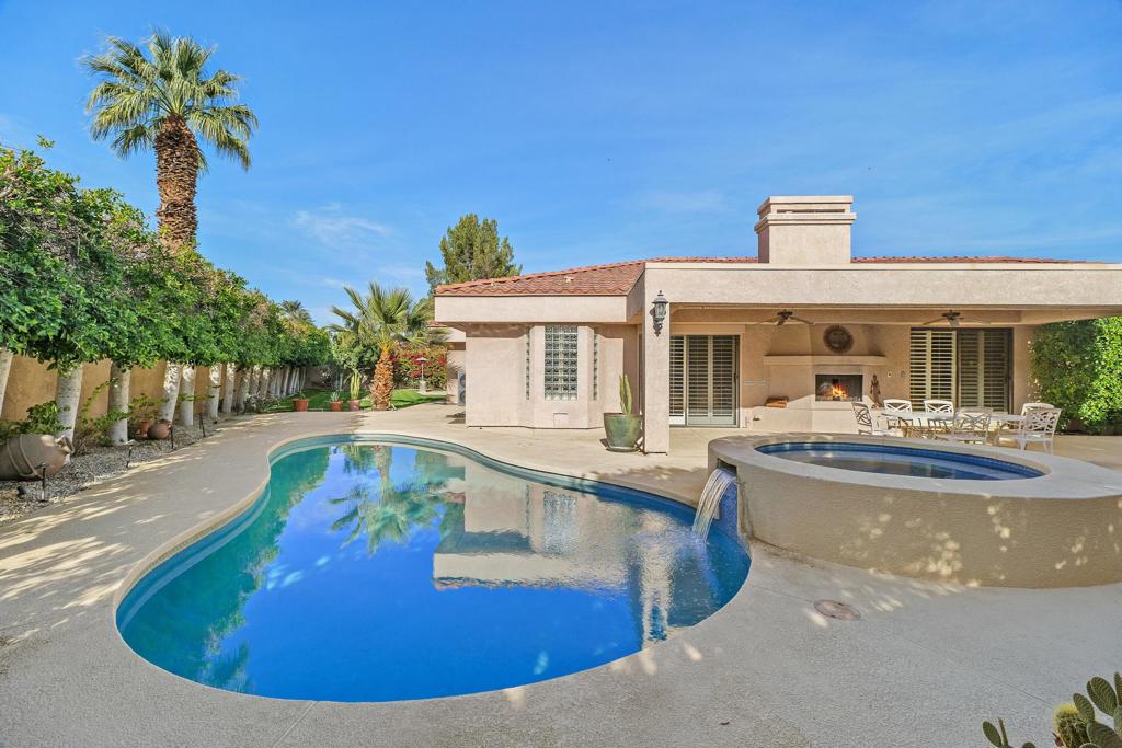 28 El Roble Court
