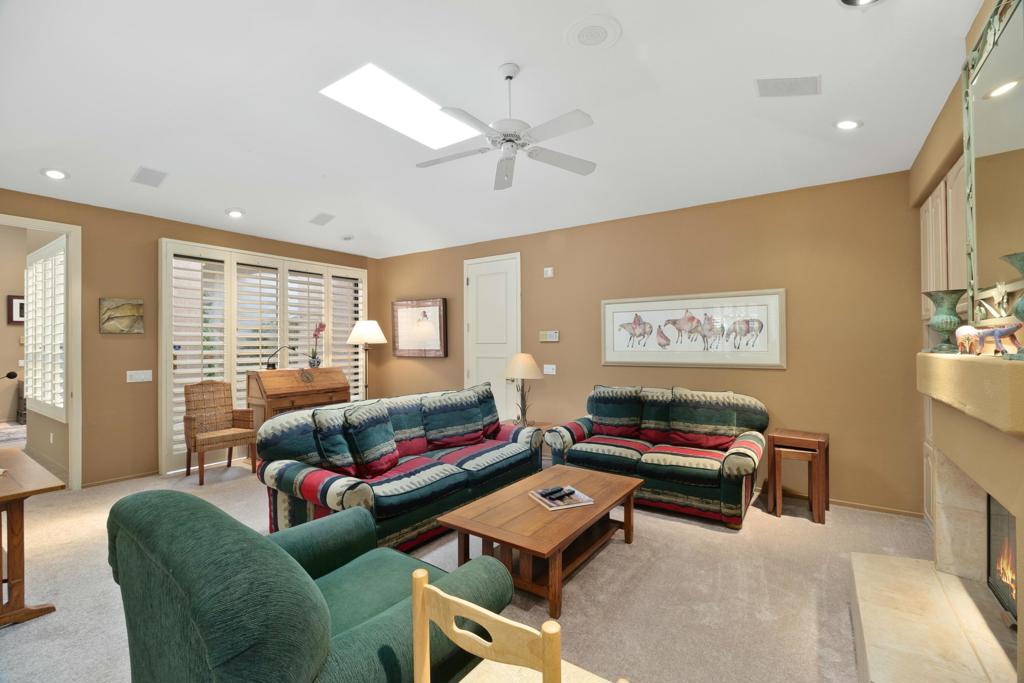 28 El Roble Court