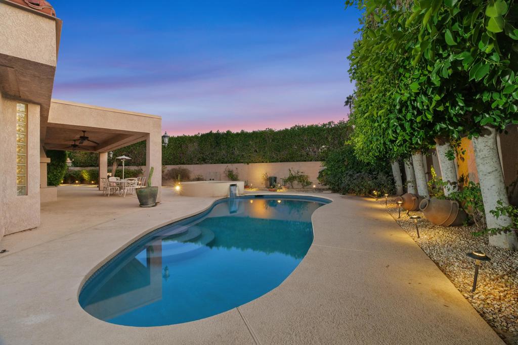 28 El Roble Court