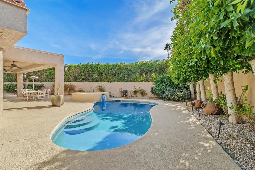 28 El Roble Court
