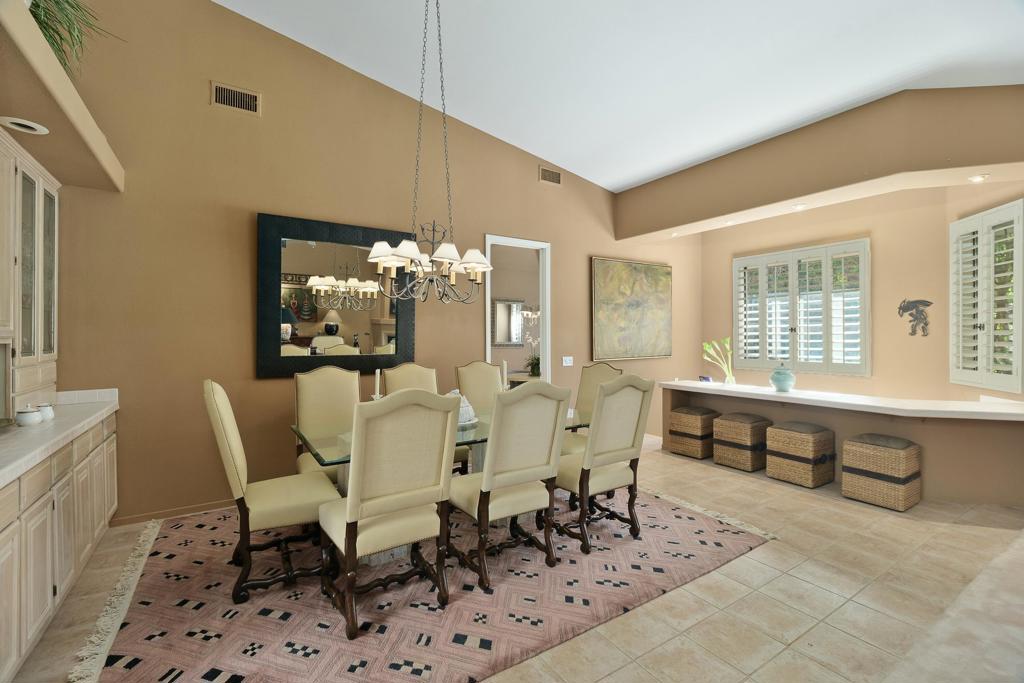 28 El Roble Court