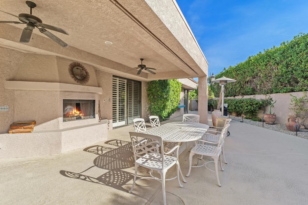 28 El Roble Court