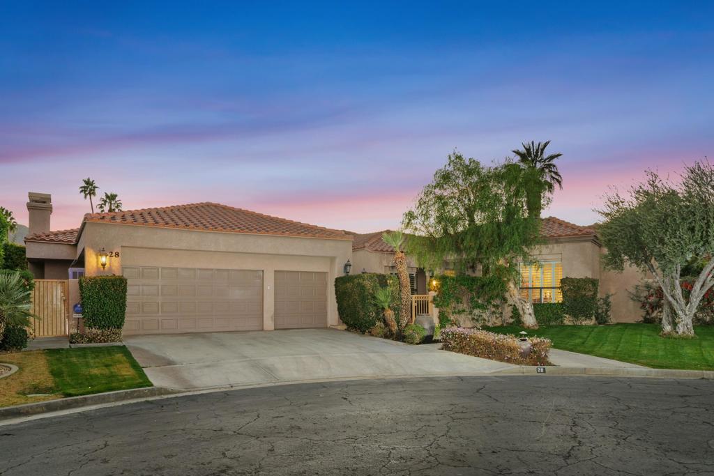 28 El Roble Court