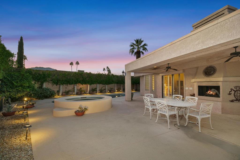 28 El Roble Court