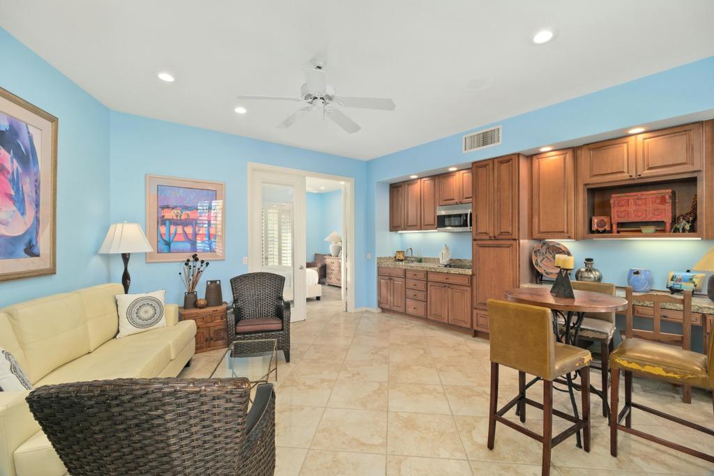 28 El Roble Court
