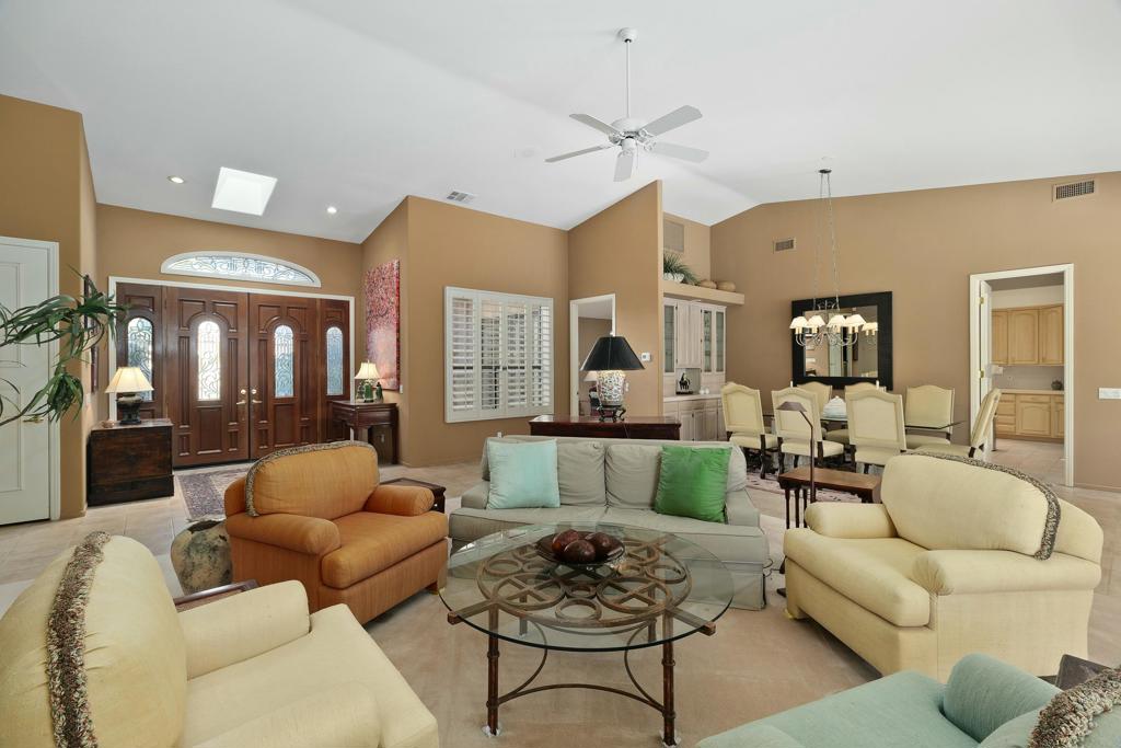 28 El Roble Court
