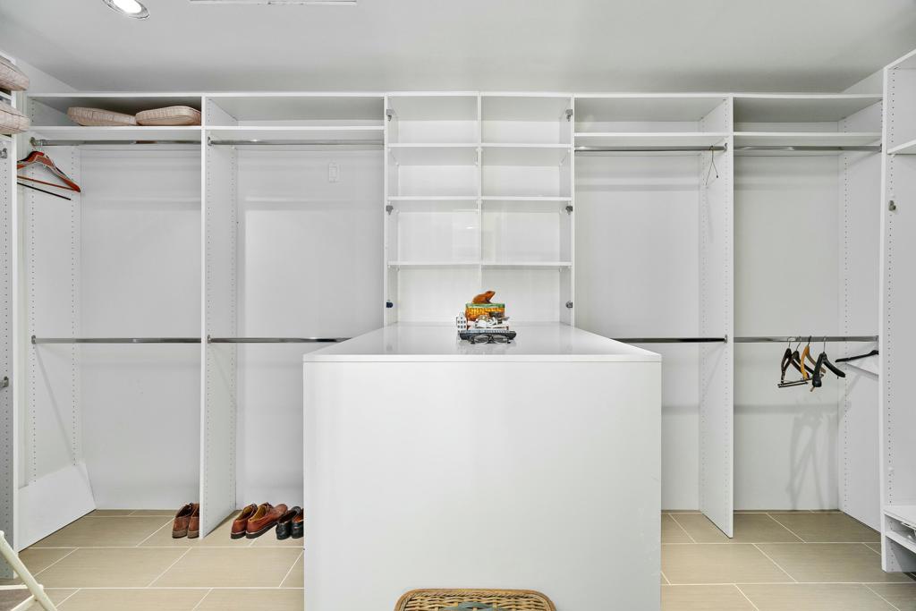 28 El Roble Court