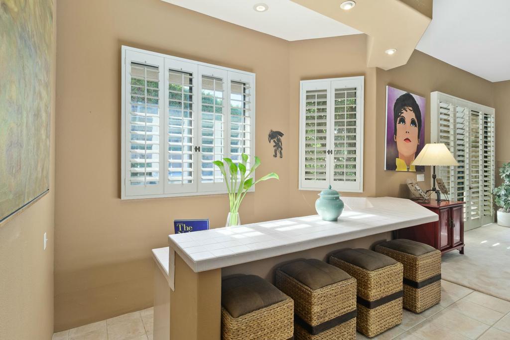 28 El Roble Court