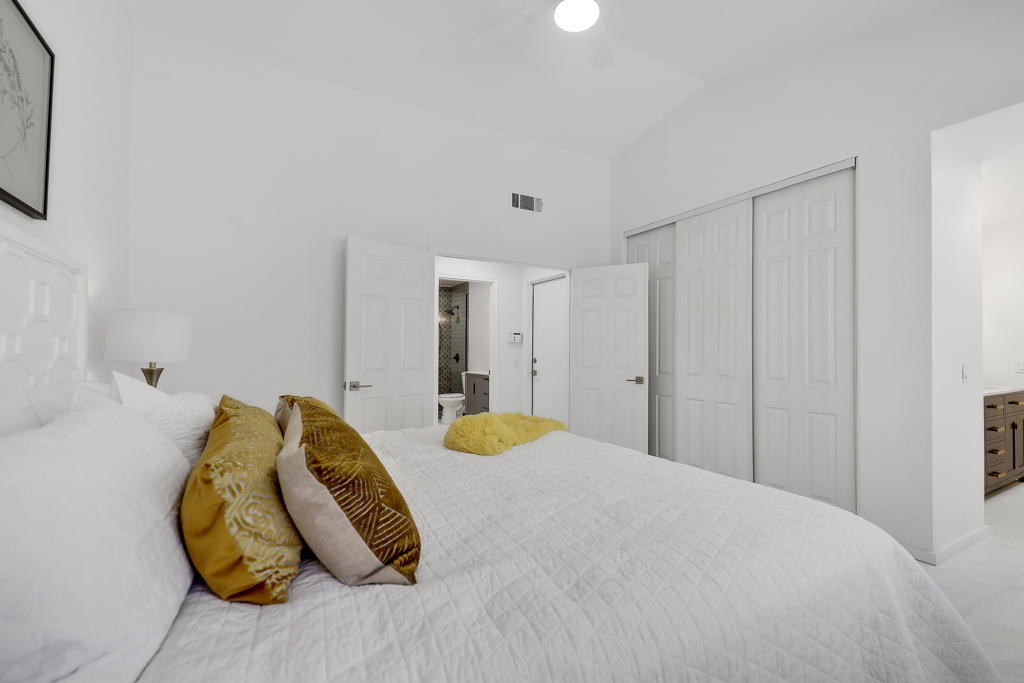 77707 Calle Las Brisas S