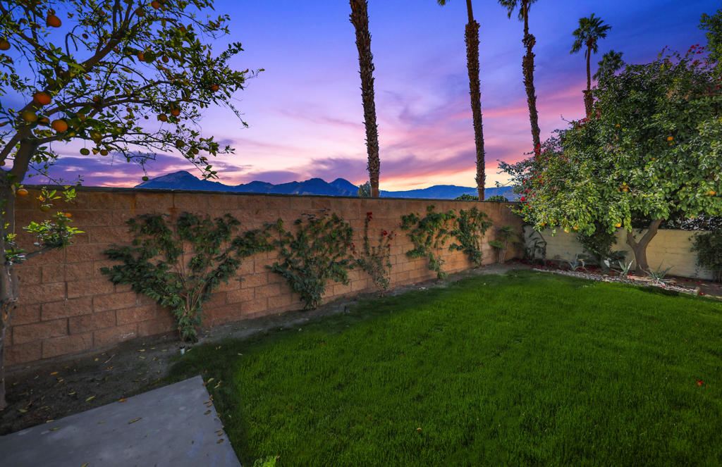 77707 Calle Las Brisas S