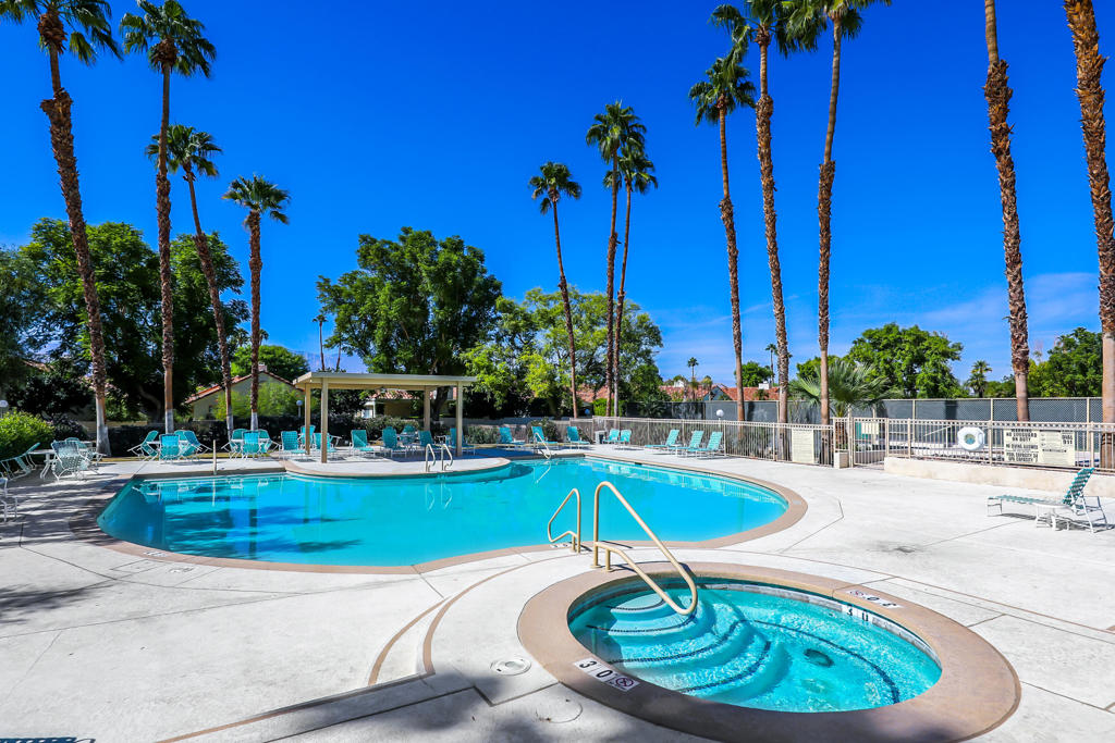 77707 Calle Las Brisas S