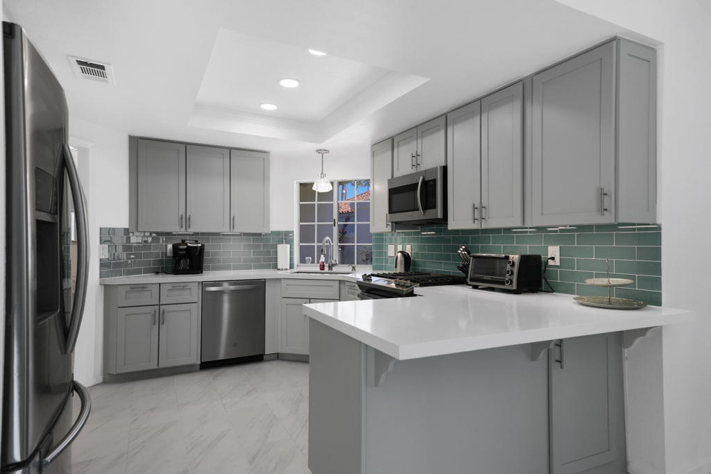 77707 Calle Las Brisas S