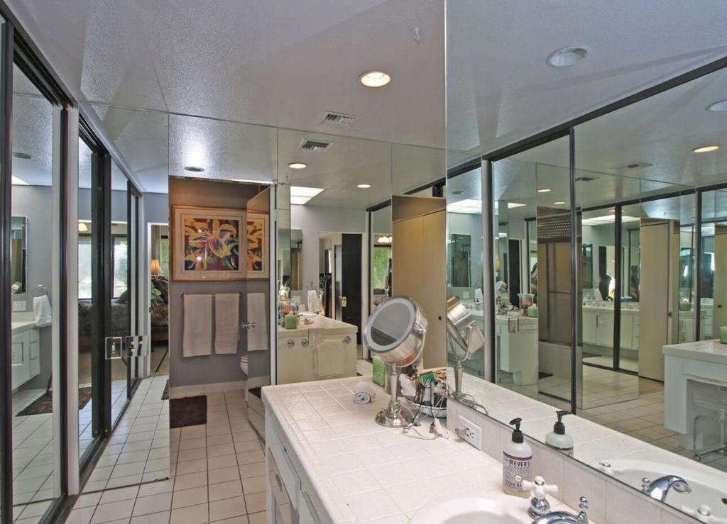 507 Desert West Drive