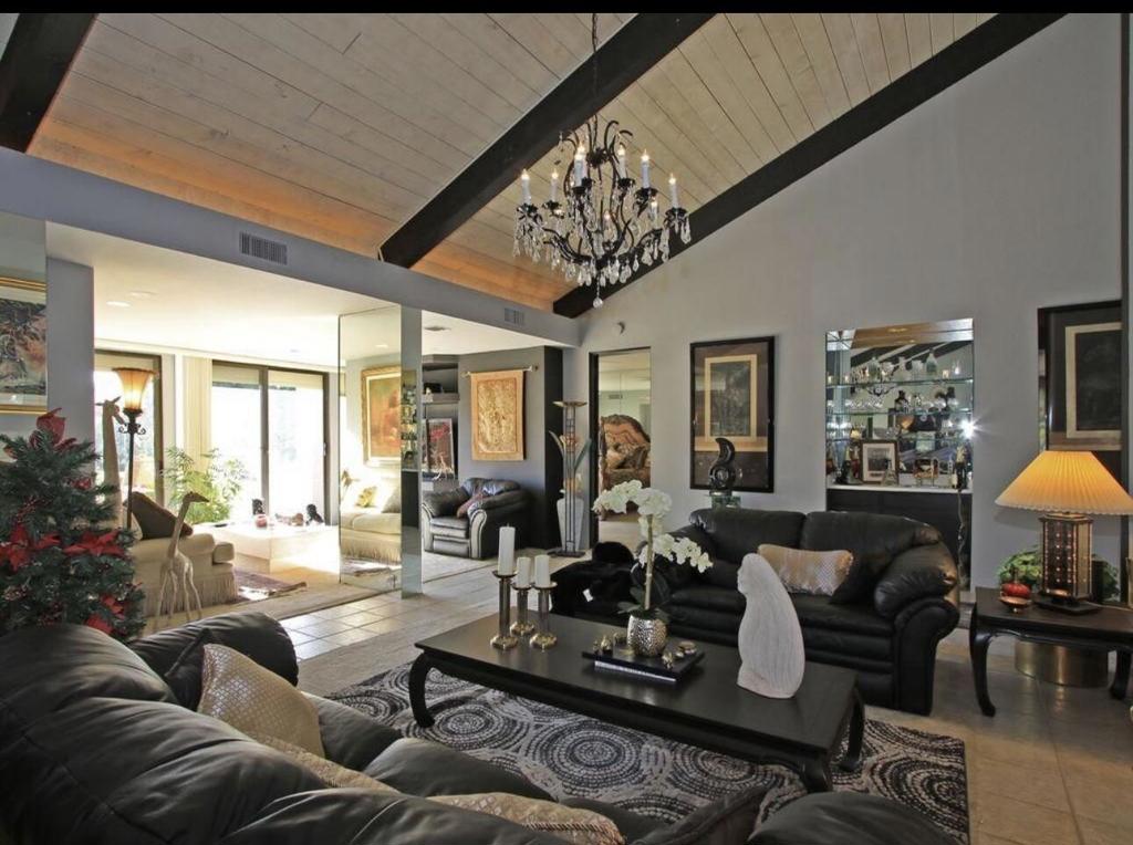 507 Desert West Drive