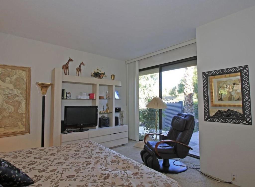 507 Desert West Drive