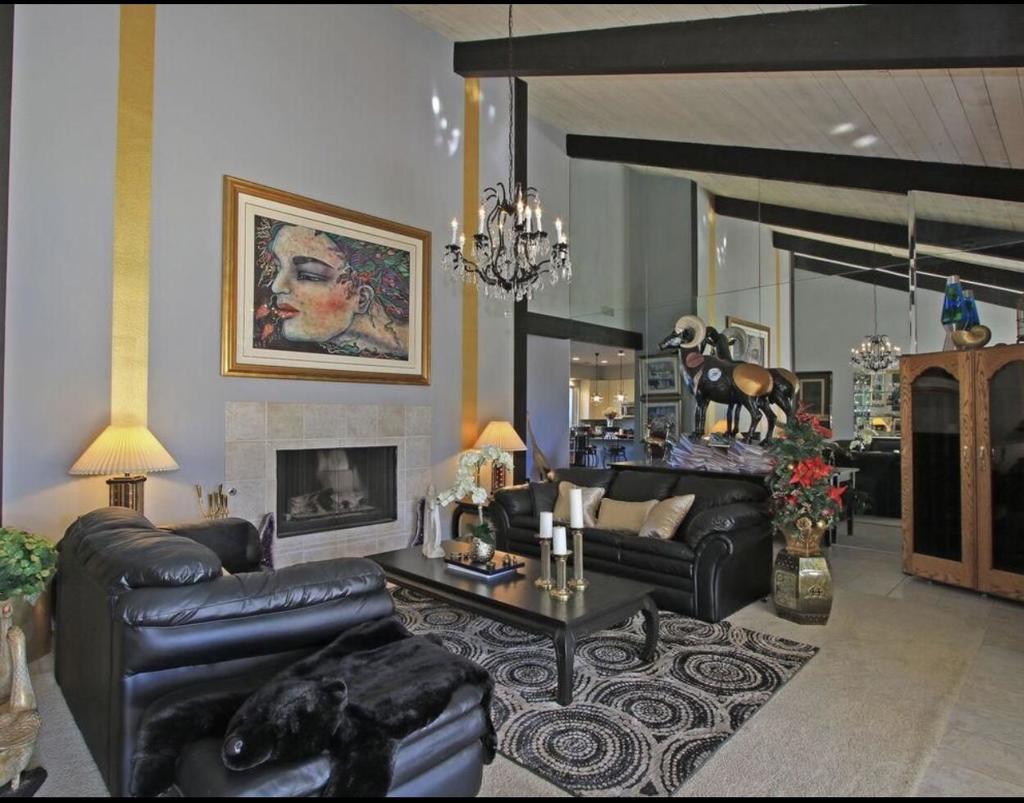 507 Desert West Drive