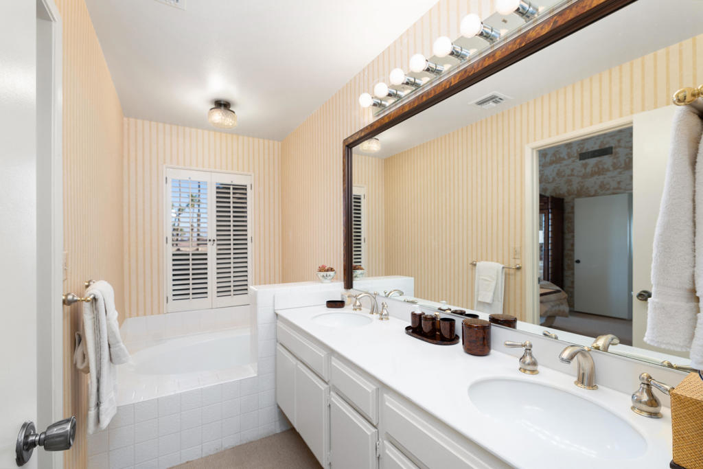 73394 Mariposa Drive