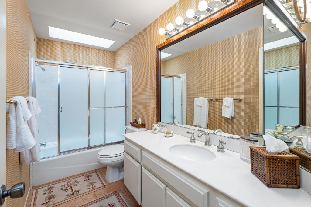 73394 Mariposa Drive