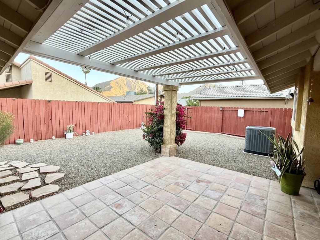 52110 Avenida Martinez