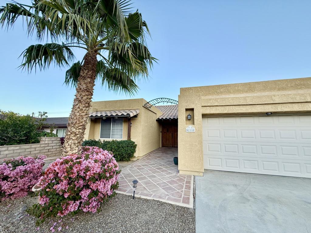 52110 Avenida Martinez