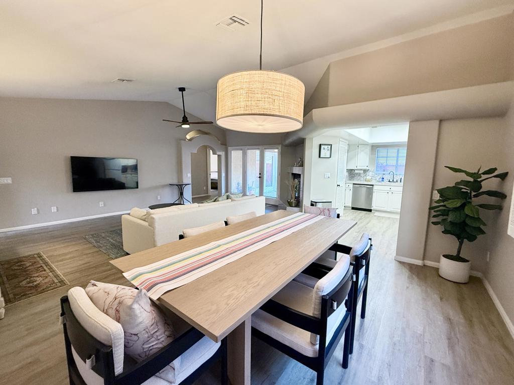 52110 Avenida Martinez